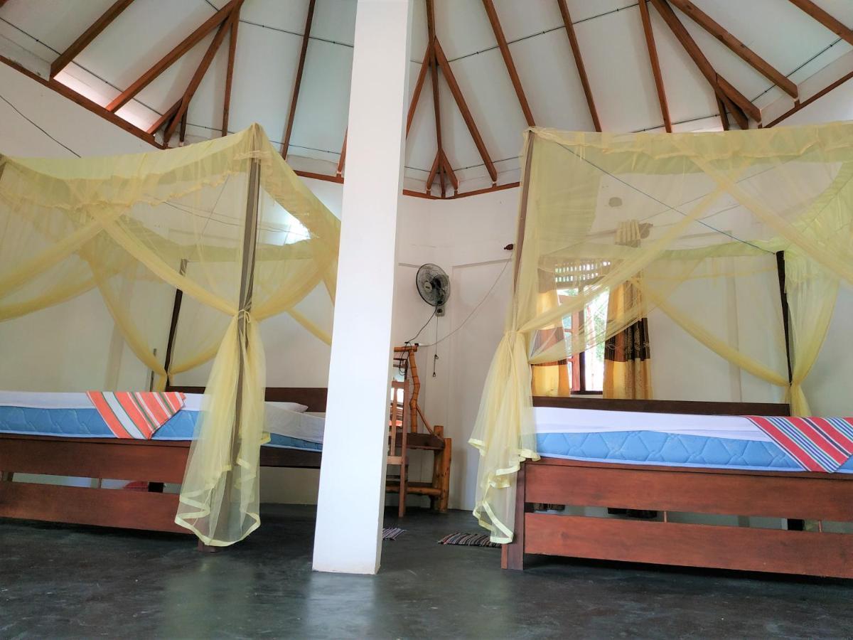 Lavish Eco Jungle Hotel Tissamaharama Buitenkant foto