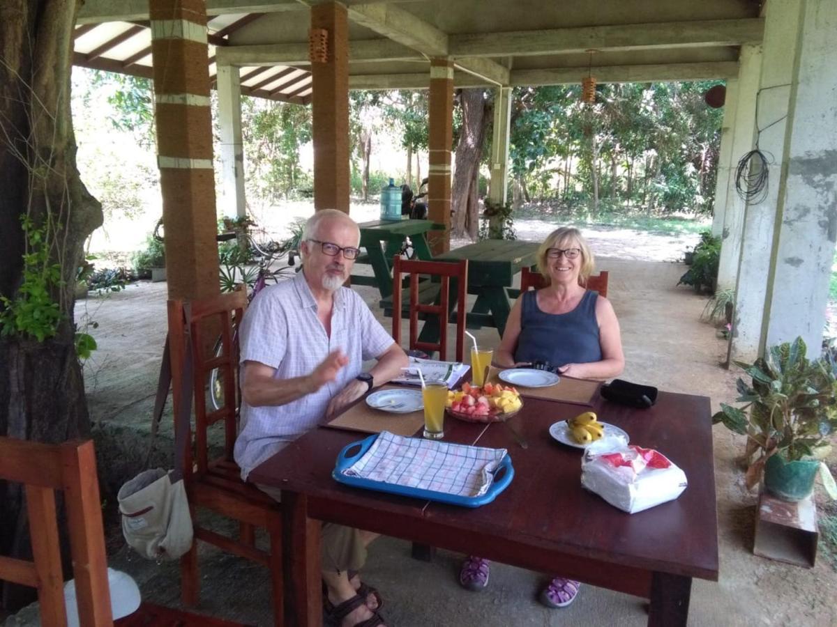 Lavish Eco Jungle Hotel Tissamaharama Buitenkant foto