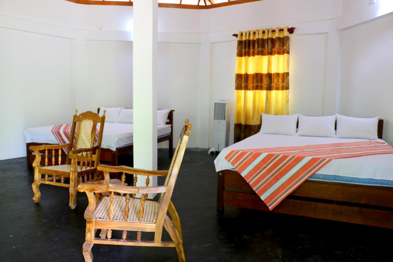 Lavish Eco Jungle Hotel Tissamaharama Buitenkant foto