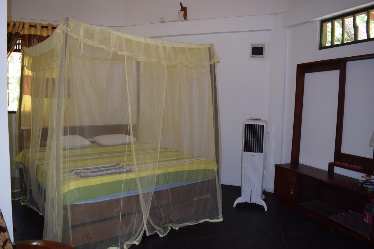 Lavish Eco Jungle Hotel Tissamaharama Buitenkant foto